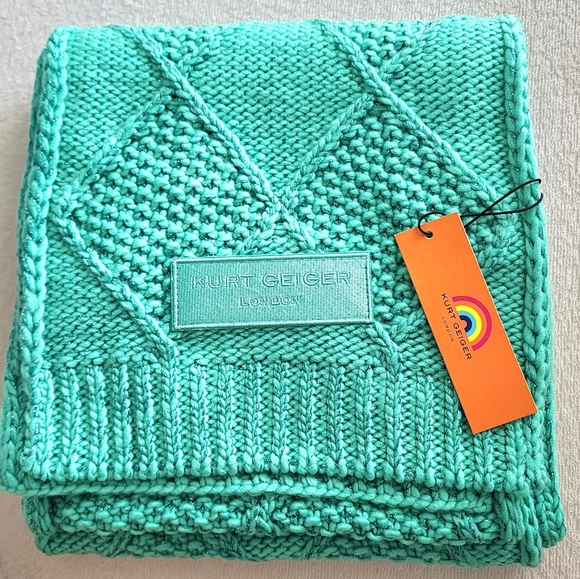 Kurt Geiger Accessories - Kurt Geiger NWT Women's Green Metallic Scarf.  One Size